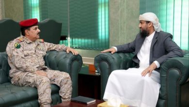 المحرّمي يطّلع على جاهزية القوات المسلحة ويشدد على التنسيق لمواجهة التحديات الحوثية