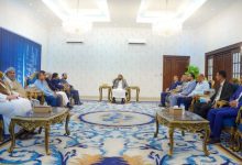 المحرّمي يلتقي قيادات من أبناء المهرة ويؤكد دعم جهود الاستقرار والتنمية بالمحافظة