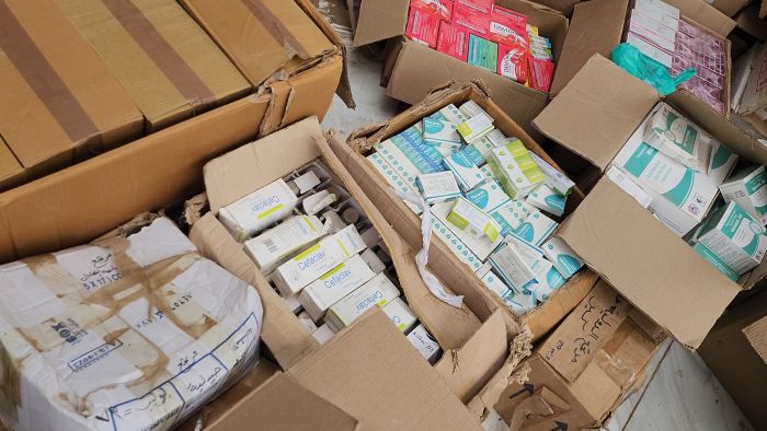 المخا.. حملة تفتيش مشتركة تضبط كميات كبيرة من الأدوية المنتهية والمهربة