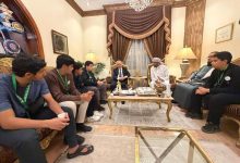 المفلحي يستقبل أبطال اليمن في الرياض بعد فوزهم ببطولة التحدي العالمي للروبوت 2025