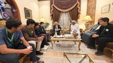 المفلحي يستقبل أبطال اليمن في الرياض بعد فوزهم ببطولة التحدي العالمي للروبوت 2025