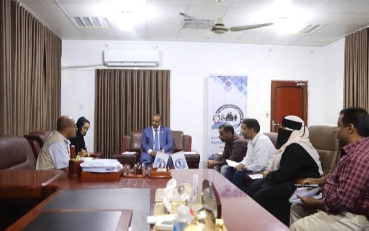 الوزير الزعوري يلتقي المدير القطري لمنظمة هانديكاب الدولية