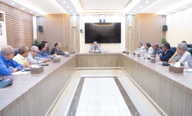 الوزير السقطري يناقش اعداد موازنة الوزارة للعام 2026 وخطة المشاريع المستقبلية