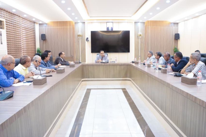 الوزير السقطري يناقش اعداد موازنة الوزارة للعام 2026 وخطة المشاريع المستقبلية