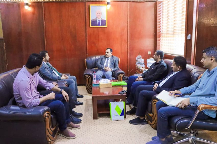 الوزير السقطري يناقش مع مؤسسة صلة للتنمية المشاريع المنفذة بالقطاعين الزراعي والسمكي