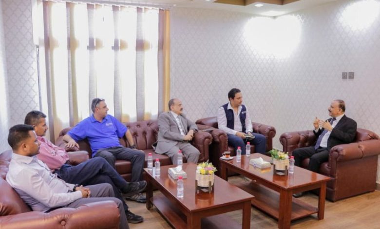 الوزير حُميد يبحث مع المنسق الاممي لمكافحة المخدرات والجريمة سُبل دعم قطاعات النقل