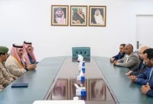 الوفد الحكومي المفاوض يلتقي السفير السعودي لدى اليمن