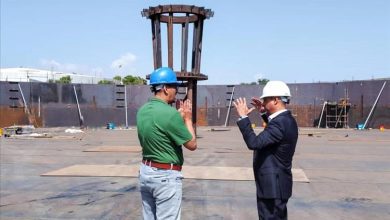 باخبيرة وقائد يطلعان على مستوى إنجاز مشروع خزان مياه تجميعي في منطقة البرزخ بعدن