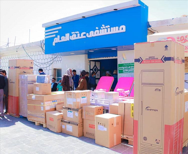 بدعم الإمارات.. محافظ شبوة يدشن التجهيزات الطبية للمستشفيات المحورية بالمحافظة