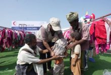 برعاية طارق صالح ودعم إماراتي: الخلية الإنسانية تدشن توزيع الملابس الشتوية في الساحل الغربي