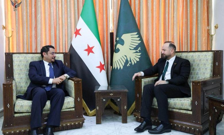بعكر يبحث مع وزير الإعلام السوري تعزيز التعاون الإعلامي بين البلدين