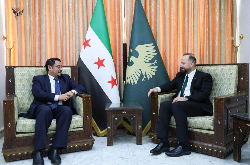 بعكر يبحث مع وزير الإعلام السوري تعزيز التعاون الإعلامي بين البلدين