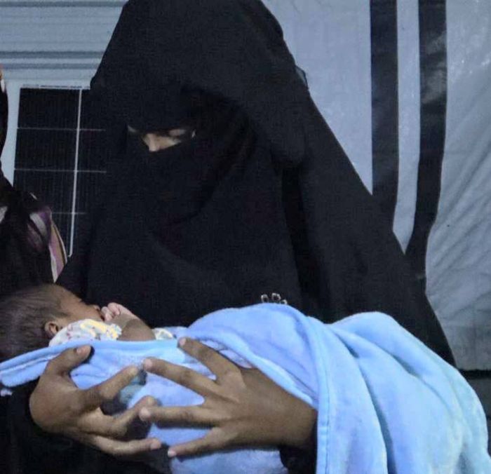 بعملية مشتركة.. أمن الخوخة يعيد طفلة رضيعة لوالديها ويوقف المختطفين