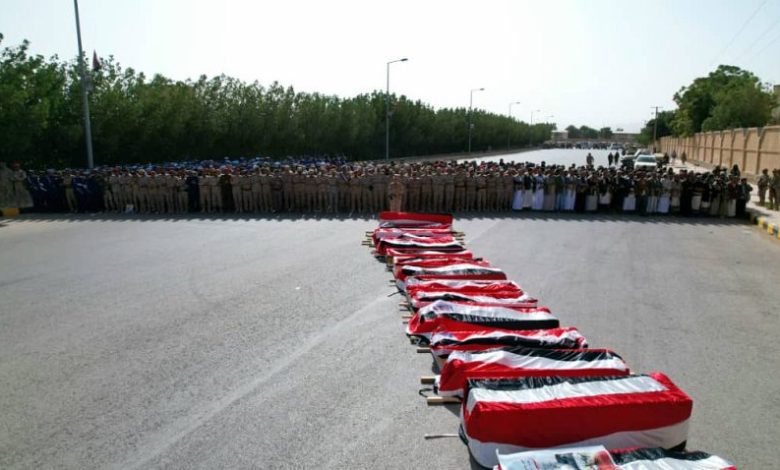 تشييع رسمي وشعبي لعدد من شهداء القوات المسلحة بمأرب