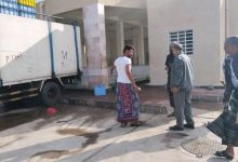 تعز.. الوجيه يدشّن العمل بمركز الإنزال السمكي في العرضي بذو باب