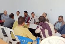 تعز.. تنفيذي ذو باب يناقش الاستعدادات للامتحانات النصفية ومتابعة المشاريع التنموية