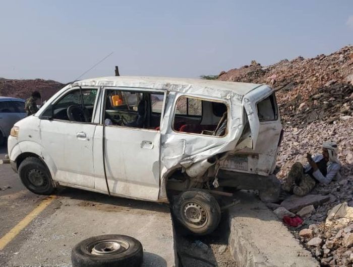 تعز.. حادث مروري مروّع يودي بحياة شخصين على طريق الكدحة