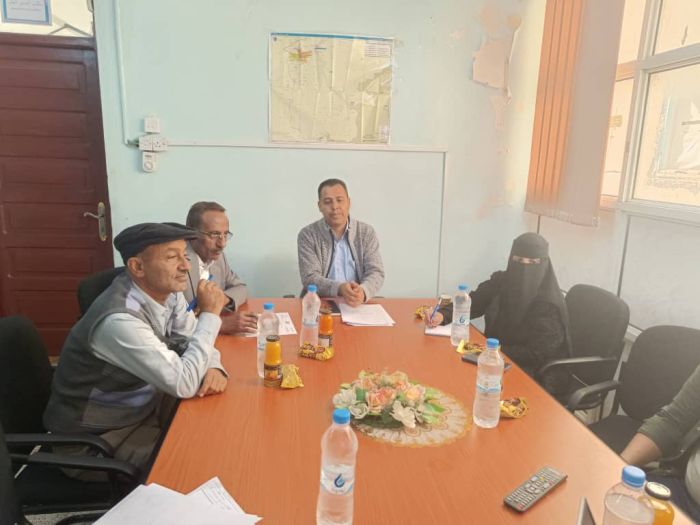 تعز.. حيدر يناقش مع المركز السويدي الدولي تنفيذ مشروع مساعدات غذائية للأسر الأشد فقرًا في موزع