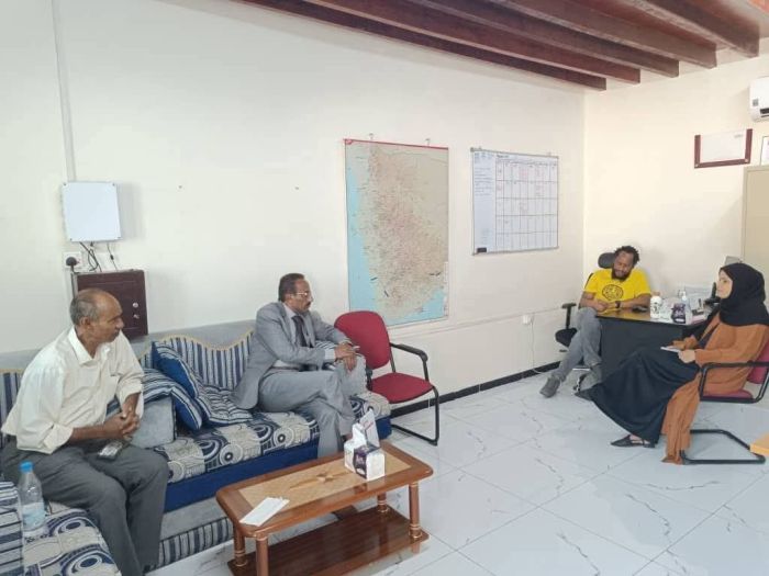 تعز.. مدير عام موزع يبحث مع أطباء بلا حدود توسيع تدخلاتها الصحية في المديرية