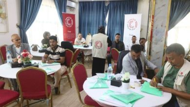 تعز.. نداء جنيف تنفذ جلسة استشارية حول الأمن الغذائي والقانون الدولي الإنساني بالمخا