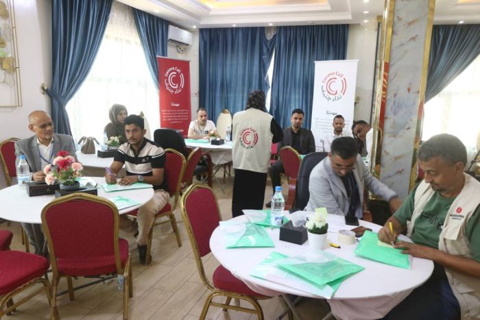 تعز.. نداء جنيف تنفذ جلسة استشارية حول الأمن الغذائي والقانون الدولي الإنساني بالمخا