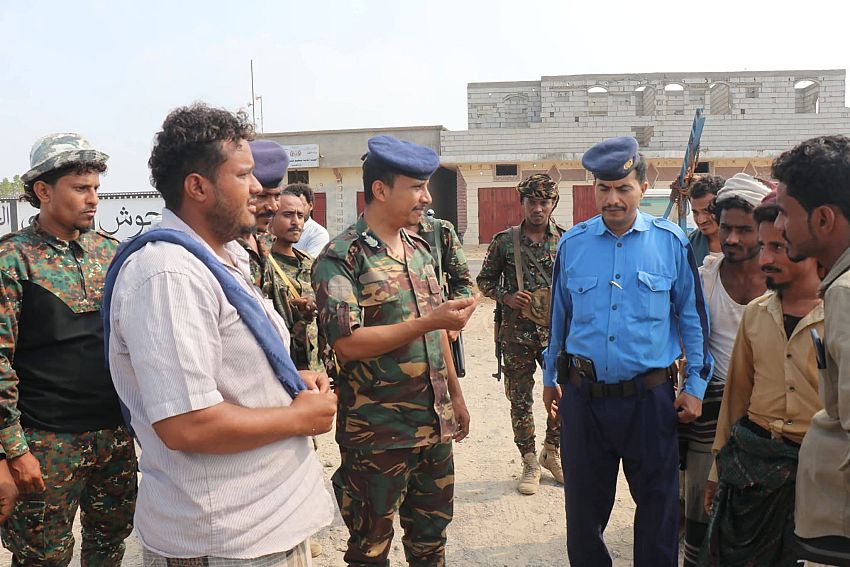 تنظيم حملة مرورية لضبط المخالفات وتعزيز السلامة بمديرية الخوخة