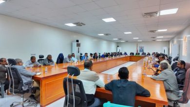 تنفيذي شبوة يناقش تقريري مكتب الصناعة والتجارة وفرع الهيئة العامة للمواصفات ومشروع موازنة المحافظة