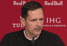 حديث مدرب فرانكفورت عن مواجهة برشلونة