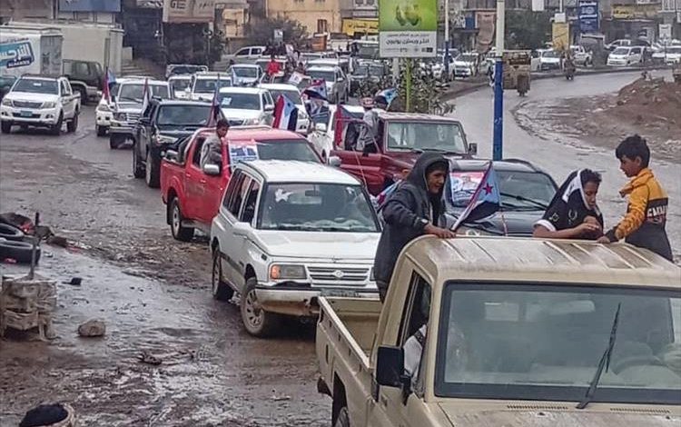 حشود من مراكز غول سبولة والجليلة والوعرة والحود والكبار تصل مخيم الاعتصام المفتوح بالضالع