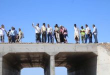 دائرة الإعلام بالمكتب السياسي تنظم زيارة لإعلاميين وناشطين إلى مشروع طريق النصر الزراعي