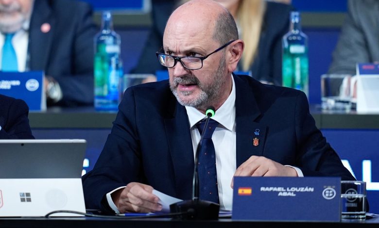 رئيس الاتحاد الإسباني يرد على الجدل التحكيمي بعد تصريحات بيريز – كل الكورة