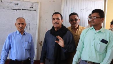 رئيس قطاع التعليم بالمكتب السياسي يزور جامعة الحديدة