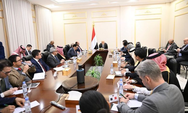 رئيس مجلس القيادة يحث المجتمع الدولي على المساهمة في ترجمة القرارات السيادية الى اجراءات عملية داخل مجلس الأمن