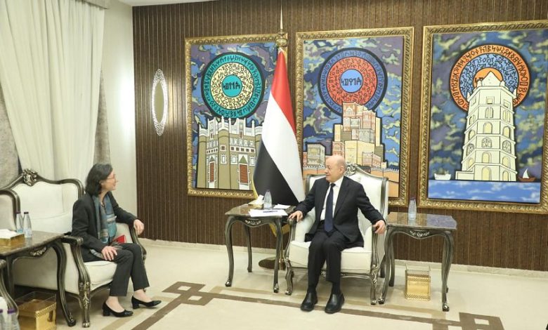 رئيس مجلس القيادة يشيد ببيان مجلس الامن ويؤكد التزام الدولة بحماية مركزها القانوني