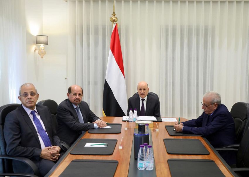 رئيس مجلس القيادة يضع البعثات الدبلوماسية في الخارج امام موجهات المرحلة