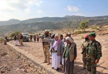 رئيس مجلس النواب يتفقد الطريق الرابط بين خط الحجرية الرئيسي وقرى السواء بمديرية المعافر