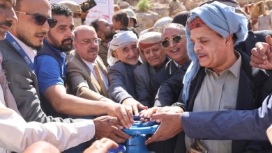 رئيس مجلس النواب يفتتح مشروع مياه بالمعافر ويزور مديرية المسراخ