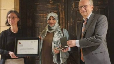 رئيسة دائرة المنظمات بالمكتب السياسي تفوز بالجائزة الفرنسية- الألمانية لحقوق الإنسان وسيادة القانون
