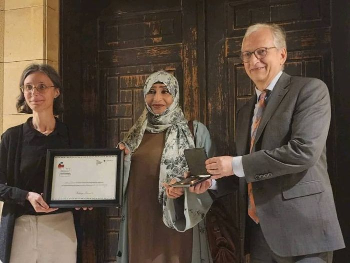 رئيسة دائرة المنظمات بالمكتب السياسي تفوز بالجائزة الفرنسية- الألمانية لحقوق الإنسان وسيادة القانون