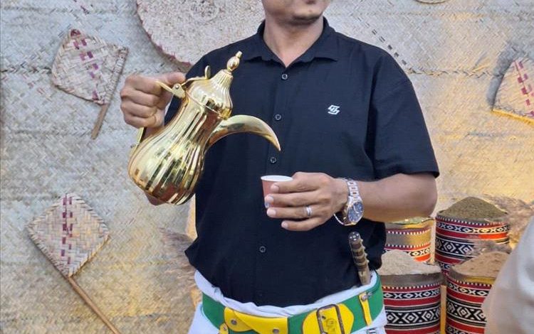 رغم الغياب الرسمي.. تهامة تحضر في معرض عدن الدولي للأزياء والتراث