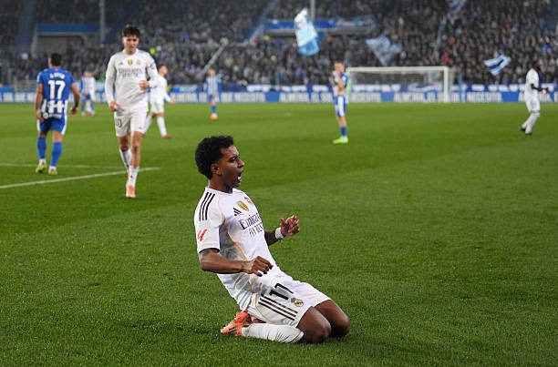 ريال مدريد يعود إلى الانتصارات بفوز صعب على ديبورتيفو ألافيس 2-1 – كل الكورة