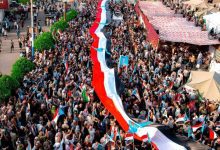 ساحة العروض بالعاصمة عدن تشهد أكبر حشدٍ جماهيريٍّ للمطالبة بإعلان دولة الجنوب