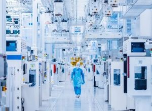 سامسونج تعود لصدارة DRAM مع انتفاضة أرباح ضخمة وارتفاع غير مسبوق في أسعار الذاكرة