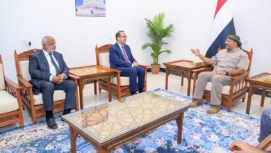 طارق صالح يلتقي وزير الصحة لمناقشة تعزيز الخدمات الصحية