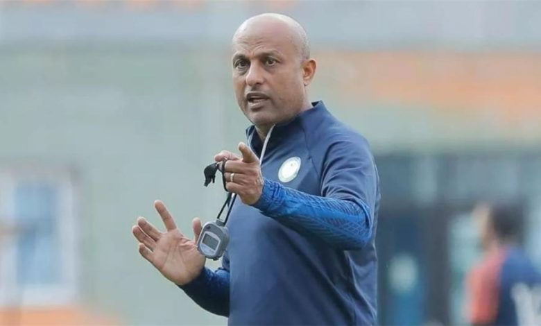 طارق مصطفى يدرس عروض تدريب الزمالك ويصل مصر غدًا – كل الكورة