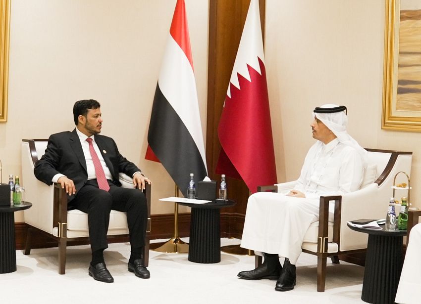 عضو مجلس القيادة الدكتور عبدالله العليمي يلتقي رئيس مجلس الوزراء وزير الخارجية