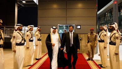 عضو مجلس القيادة الرئاسي الدكتور عبدالله العليمي يصل الدوحة