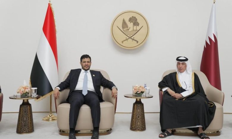 عضو مجلس القيادة الرئاسي الدكتور عبدالله العليمي يغادر الدوحة