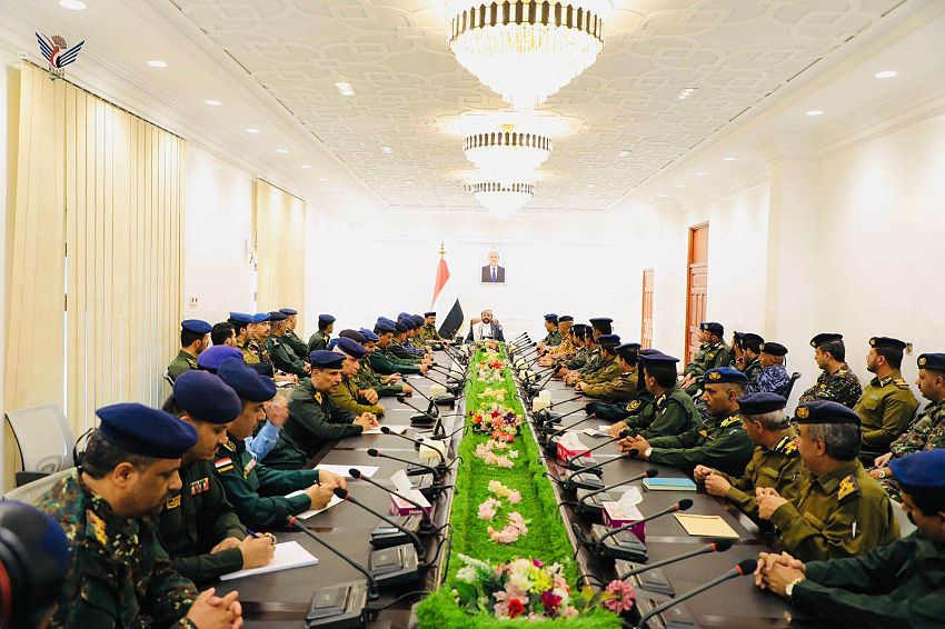 عضو مجلس القيادة العرادة يترأس اجتماعاً موسعاً للقيادات الأمنية