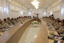 عضو مجلس القيادة العرادة يترأس اجتماعاً موسعاً للقيادات العسكرية في مأرب